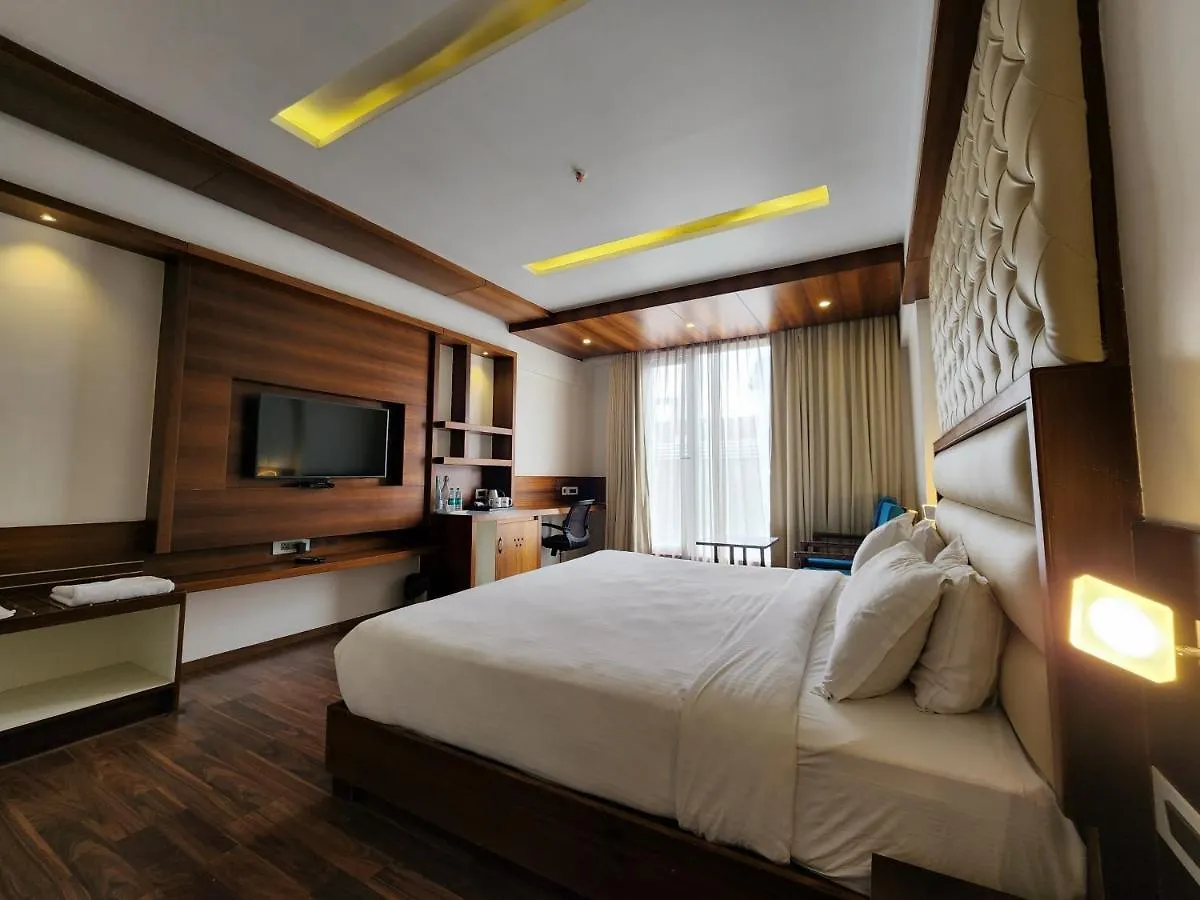 Hotel Preethi International Mysore 3*,